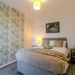 Family & Contractor Friendly & Garden