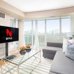 Sleek 2BR Waterfront Oasis King Bed & Parking