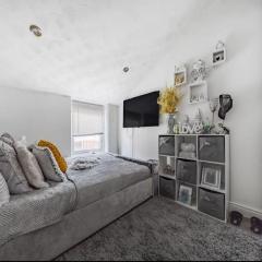Monthly & Weekly Offers , Liverpool , 3 Bed House , Ideal For Contractors , Relocation & Family Stays
