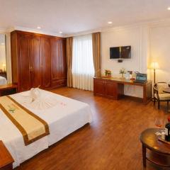 ORANGE Hotel - near Dragon Bridge & the Cathedral, in the Heart of the City, Warm as Home