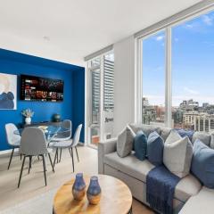 King Bed Downtown Condo Walkable City Living