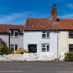 Cosy Cottage with free on street parking