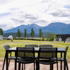 Breaksea Basecamp - Te Anau Holiday Home