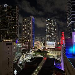 Luxury Suite Infinity Pool & Jacuzzi