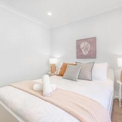 Conveniently Located Double Room Near Eastwood - Shared Bathroom and Kitchen