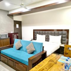 When In Gurgaon - ARTEMIS HOSPITAL 1 Min Walk, FORTIS & MEDANTA 4 Mins Drive