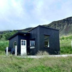 Lake cottage with excellent view