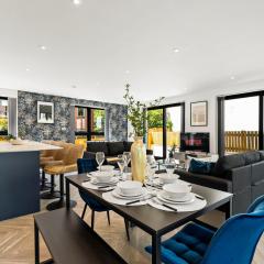 Stylish Abodes in Leeds - Sleeps 18