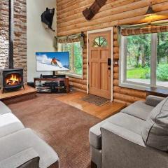 3BDR Creekside Cabin Near Trails and Main Street