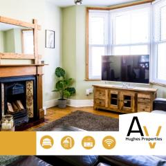 Modern Two-Bedroom House - Central Northampton, Free Parking, Fast Wi-Fi, Ideal for Families & Professionals By AV Hughes Properties