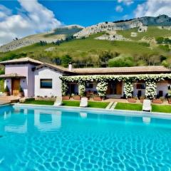 New entire villa with pool and sea views