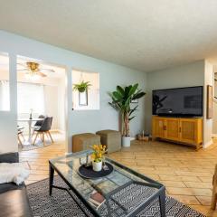 4BR with Pool Table & Game Room Near Downtown Sleeps 11 Family Friendly