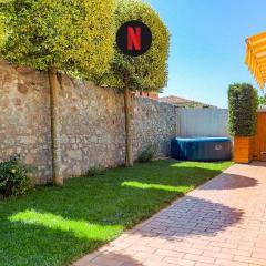 MillyHolidays - Apartment Sunflower - Center - Nearby Beach - Private Garden - Spa Pool