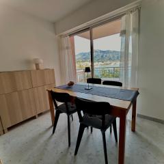 Appartamento Fronte Mare con Balcone McGregors Seaview