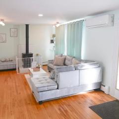 Family River Valley Retreat with Fireplace