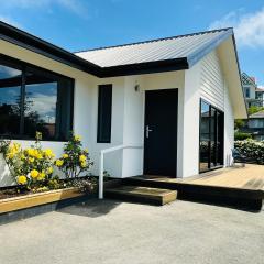 Central located new build 3 bed rooms entire house