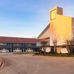 Studio 6 Suites Dallas TX - Loop 12 West