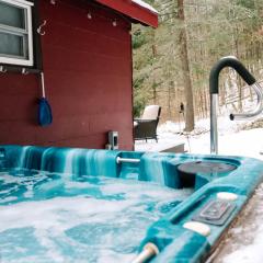 Hot Tub, Wood-burning Fireplace and 4 acres of Forest in Margaretville