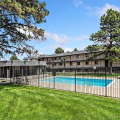 Charming Condo close to everything