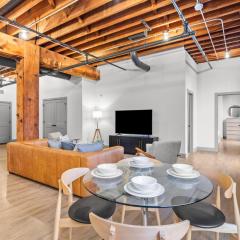 Brick & Bed - Stylish Riverfront Loft