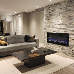 Modern 1 BDR Suite, Sleeps 4, Pvt Entry, Near GO Station, Free Parking