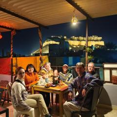 Incredible's Hostel & Safari