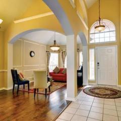 Cozy Room in Residential House
