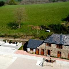 De-Vollard, Cornish Cottage, Lovely Village