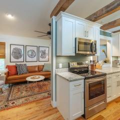 Steps Away Cottage - Hot Tub Fire Pit Downtown Family Friendly