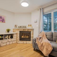 Luxury Jacuzzi Suite with Sauna & Heated Pool