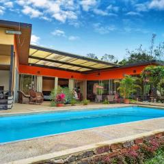 Villa Privada con piscina soleada