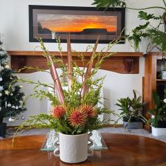 THE FLOWER BEDS Walk to town and beach