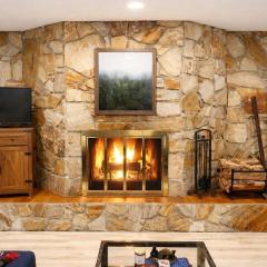 SPECTACULAR CATSKILLS 4 BEDROOM VACATION OASIS- Gorgeous Hunter Mountain Views!