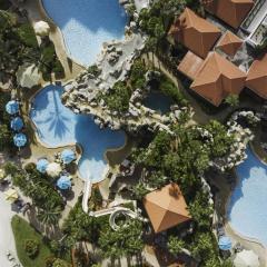 Hyatt Regency Grand Cypress Resort - Free Shuttle to Theme Parks!