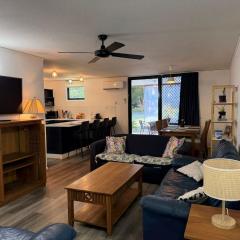 Baden 2 - Rainbow Shores. Pool. Tennis court