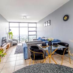 Skyline Hideout XL King Bed FREE Parking Views