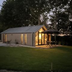 Beachhouse Veluwemeer mit großem Garten in Strandnähe (inkl. Hallenbadnutzung)