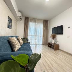 Luxury Newton Towers Apartments by Glam with Parking