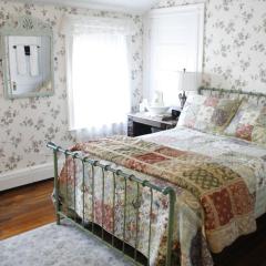 The Coolidge Corner Guest House: A Brookline Bed and Breakfast