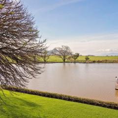 Waterside on Le Bonheur