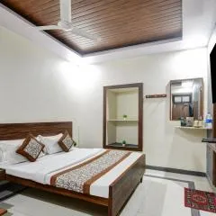 New Royal Hotel Just Near Old Delhi Railway Station And Chandni Chowk