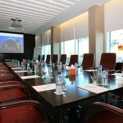 Yas Plaza Circuit by IHG