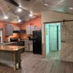 Secluded Ranch House Cabin in Eminence Ozarks