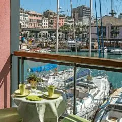 Sull'Acqua del Porto Antico