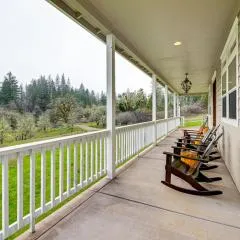 Limpy Creek Access! Family Retreat in Grants Pass
