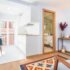 Perfect 1 Bedroom very central with AC