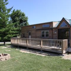 Lakeland RV Campground Deluxe Loft Cabin 11