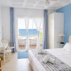 Seafront Studios and Apartments