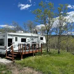 Glacier Borealis - 27’ Glamping Trailer by Glacier