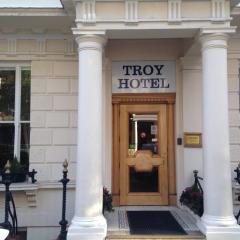 トロイ ホテル（Troy Hotel）